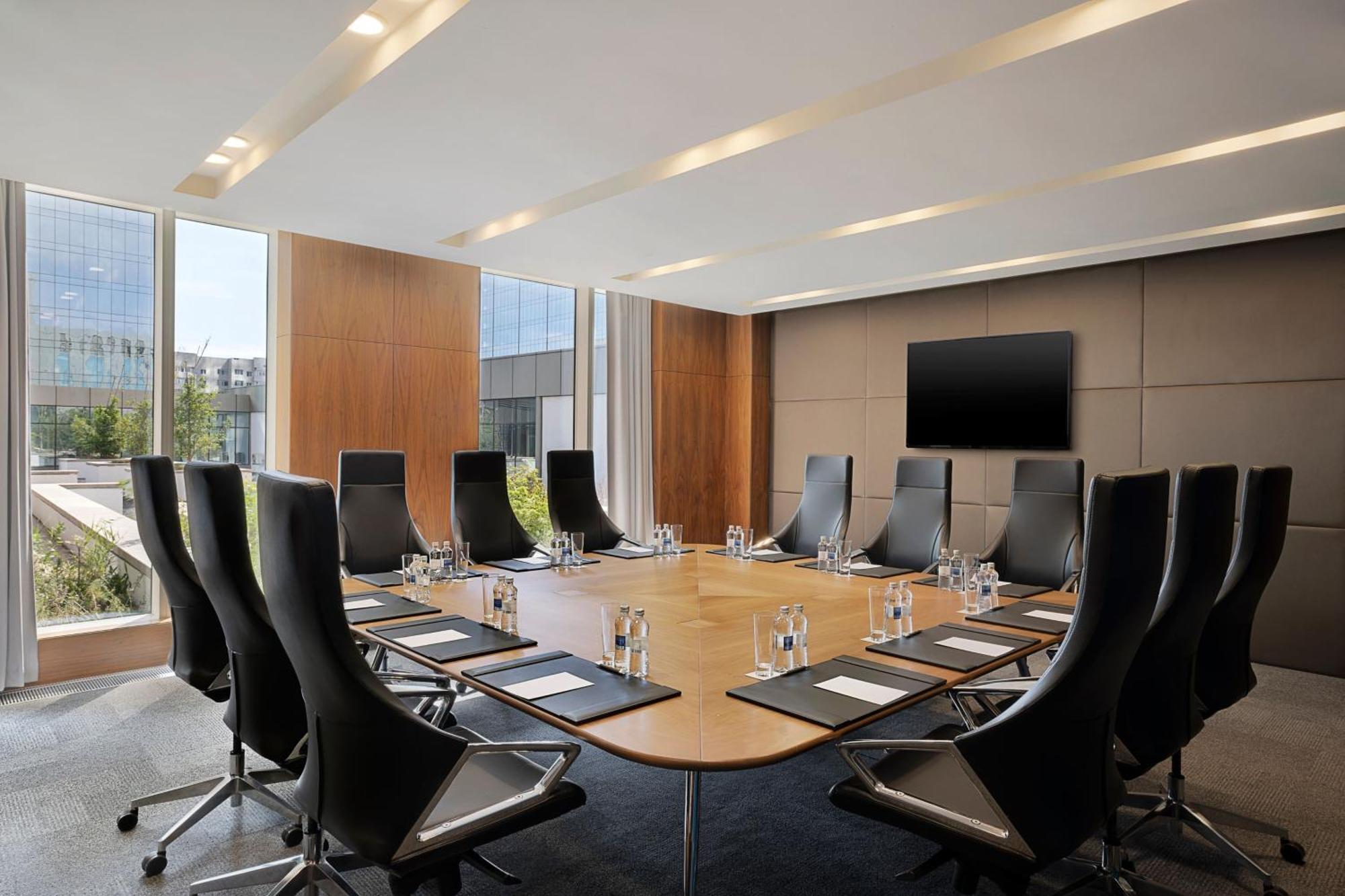 Sheraton Astana Hotel Exterior foto Boardroom at the Westin Hyderabad