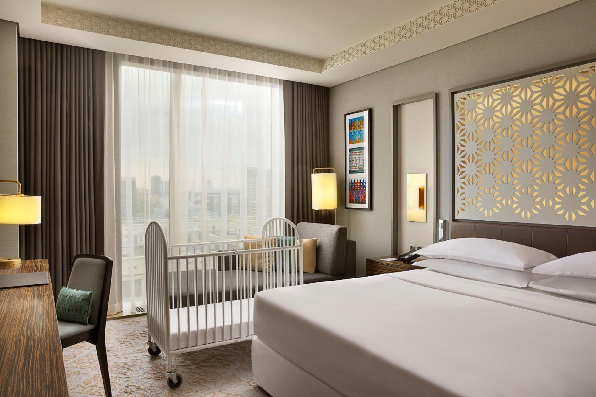 Sheraton Astana Hotel Exterior foto A room at the hotel