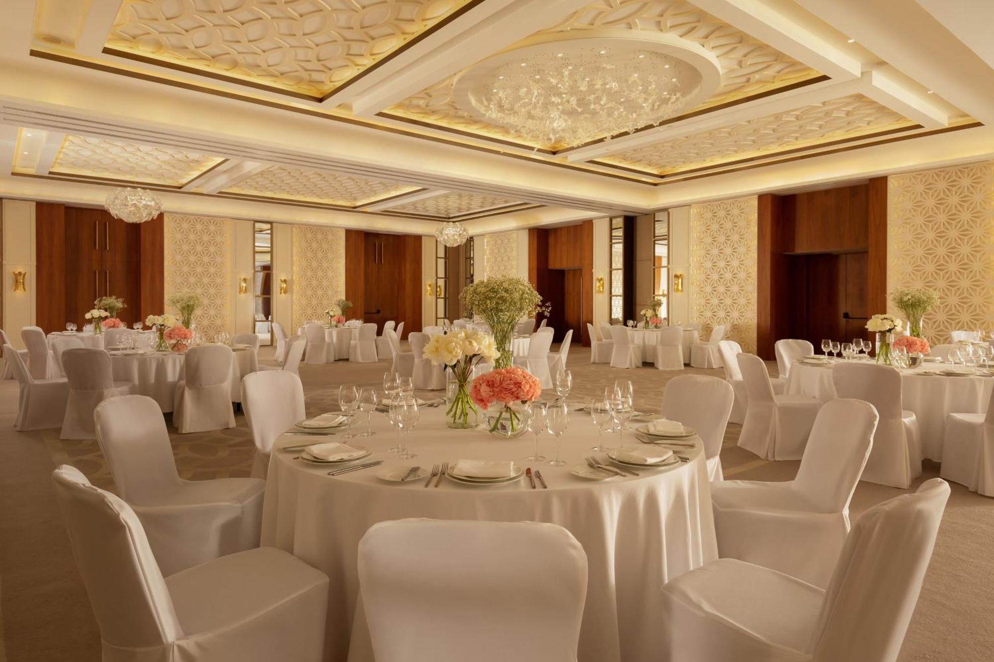 Sheraton Astana Hotel Exterior foto The ballroom