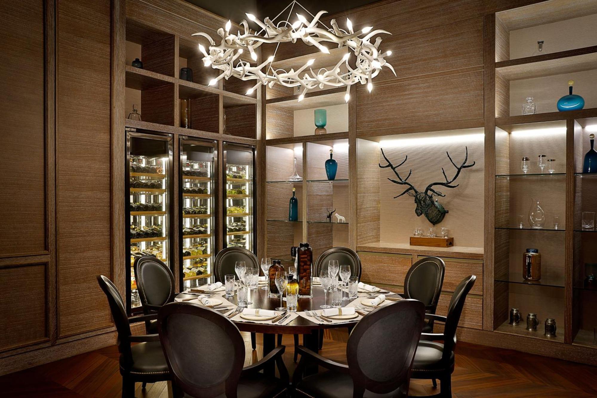 Sheraton Astana Hotel Exterior foto The Wine Room